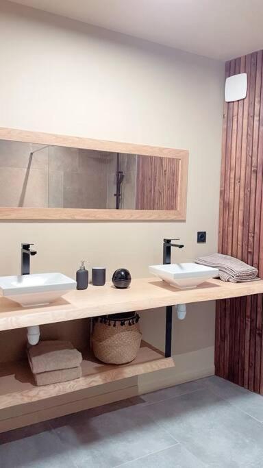 Superbe Appartement Avec Jacuzzi Et Jardin Prive Marlhes Екстериор снимка